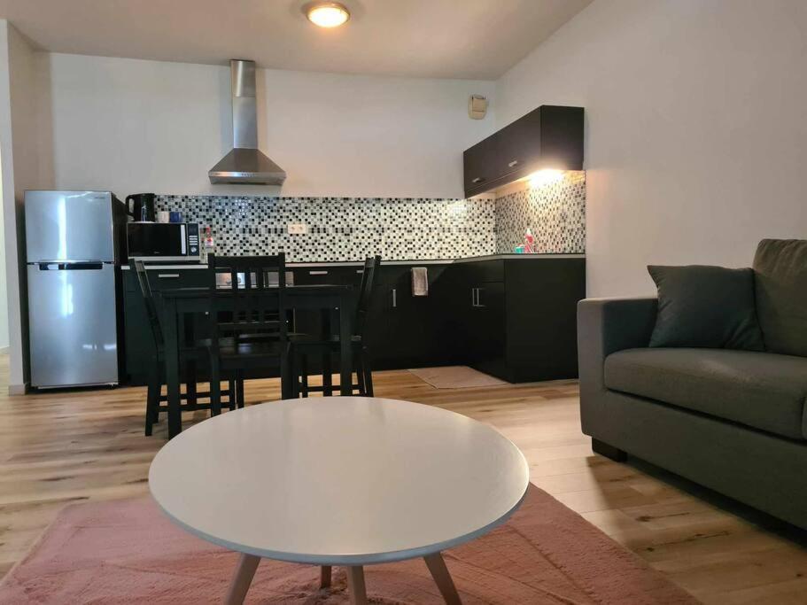 Appartement F2 Ninirei ปาเปเอเต ภายนอก รูปภาพ